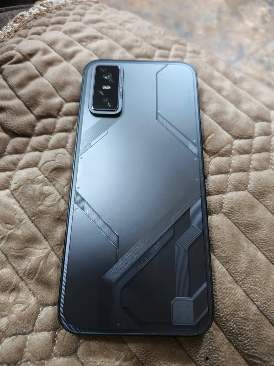 سلام عليكم 
Gt 30 pro للبيع فقط
 ذاكرة 256-12
ببجي 120 فريم حقيقي 
يدعم الشفتات 
مابيه اي شي والسعر 250 قفل 
مكاني بغداد مدينة الصدر 
***********
