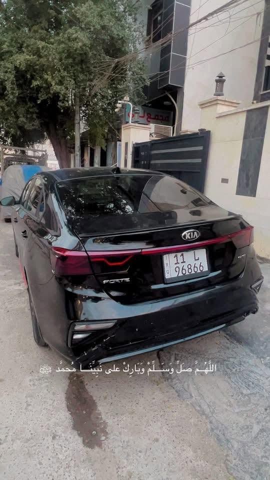السلام عليكم
عندي فورتي ٢٠٢٠ 
سيارة gt line 
مواصفات معروفة لون اسود سلايت  السيارة جديدة ماشية ٥١ الف 
السيارة مابيها قطرة صبغ بس الدعاميات مصبوغة 
حوض الصندوق بيه طخة بسيطة مرجعه بارد 
السعر ١٣٠ بيه مجال 
 الاستفسار :***********
