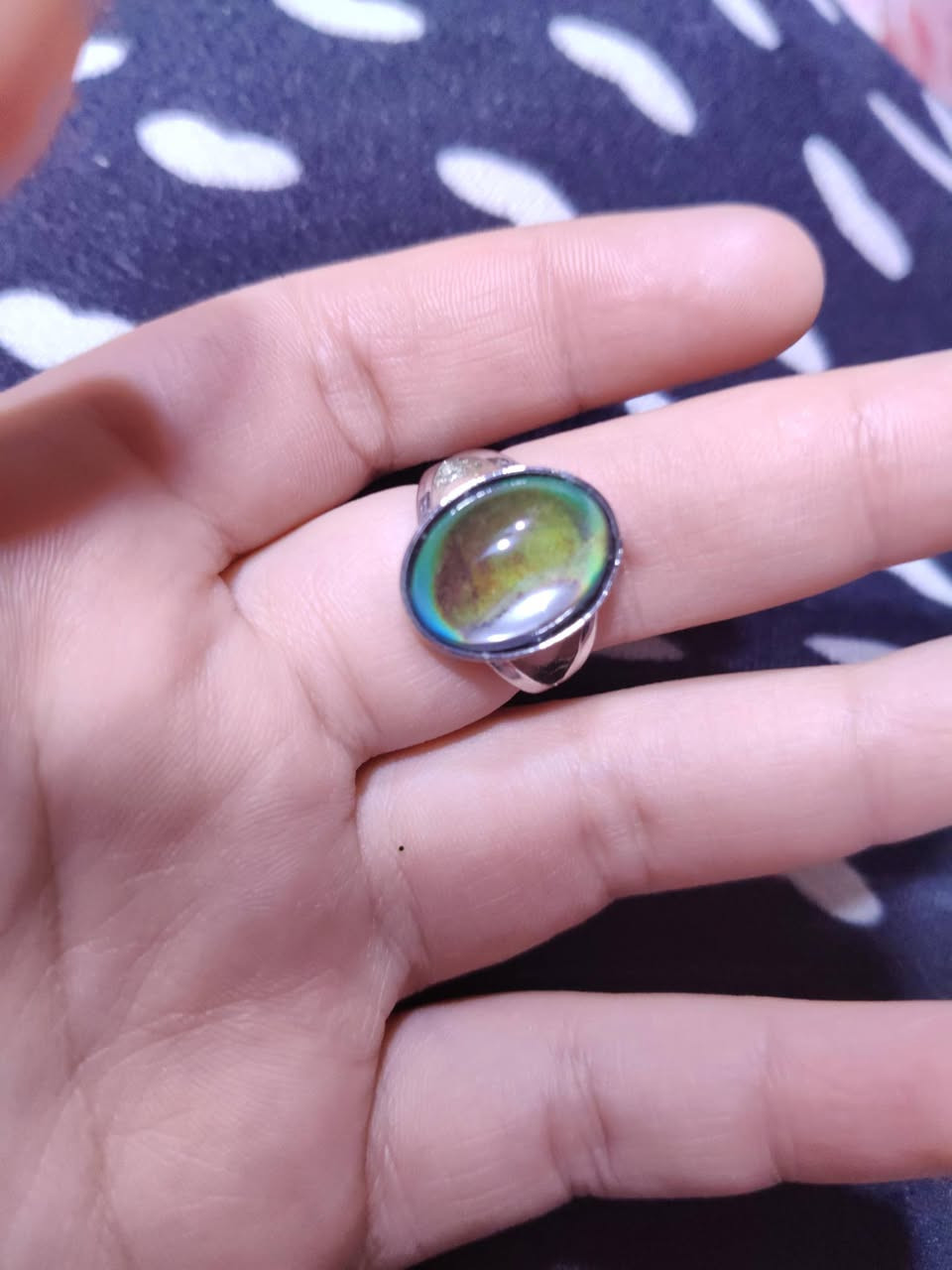 سلام عليكم خاتم حجر المزاج للبيع شغال الحجر فول قالب اوربي قياس 19


**إذا كنت صاحب هذا الإعلان وتريد حذفه لأي سبب، رجاءا أرسل رسالة إلى الدعم الفني**