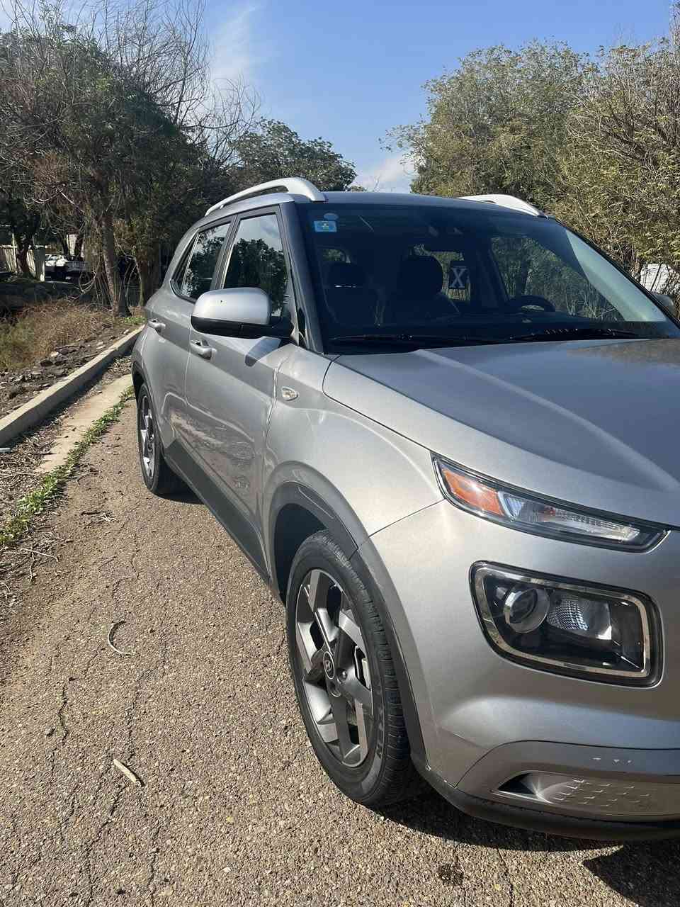 السلام عليكم
للبيع فينو 2023 فول مواصفات 

المواصفات 👇👇 
💯 سلايد 
💯 رادارات امامي و خلفي و جانبي 
💯 نقاط عمياء 
💯 توقف ذاتي 
💯 تحذير عند الخروج عن المسار 
💯 شاشه كبيره 
💯 كامره 

و بعد بيها باقي المواصفات 

اخوان السياره ماشيه 45 الف فقط بعدها جديده 

السياره ليبل واحد و عده جاملغ الامامي  .. تبديل 

السياره كلش حلوه

السعر135 و بيها مجال بسيط 

مكاني بغداد  .. ***********
