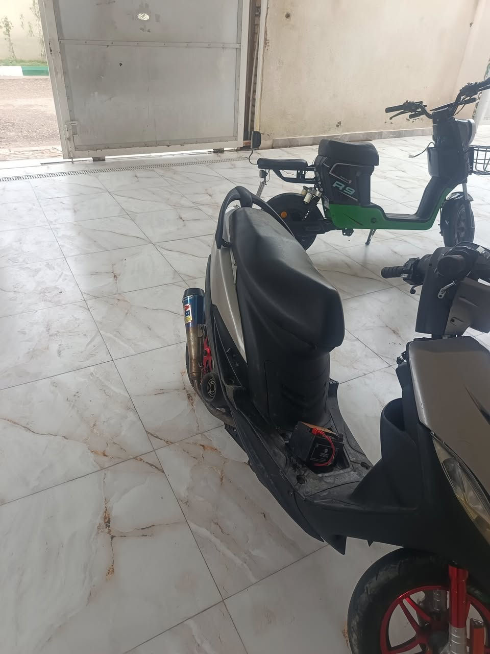 ماكس عدله للبيع
ماكس عدله للبيع شغاله منطول للطول نضيفه شلعه او معدل تاكل الكاع بوشه 55 تيتانيم اصلي 

بيها نوقوصات بصيطه تجيب لايت امامي او تنضف كابريتر فقطط 

بعد كلشي ما ناقصها

 العنوان ميسان ابو طشيب 

تواصل ***********
