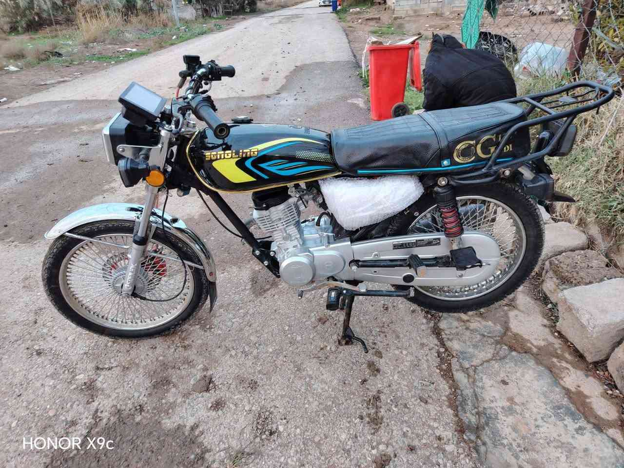 السلام عليكم تايكر البيع مديل 26 اوراق كامله مكفوله من الشخط اي نقص مابيها مكاني ديالى ناحيه السلام الاستفسار ***********سعر 725اوبيها مجال الطيبين
