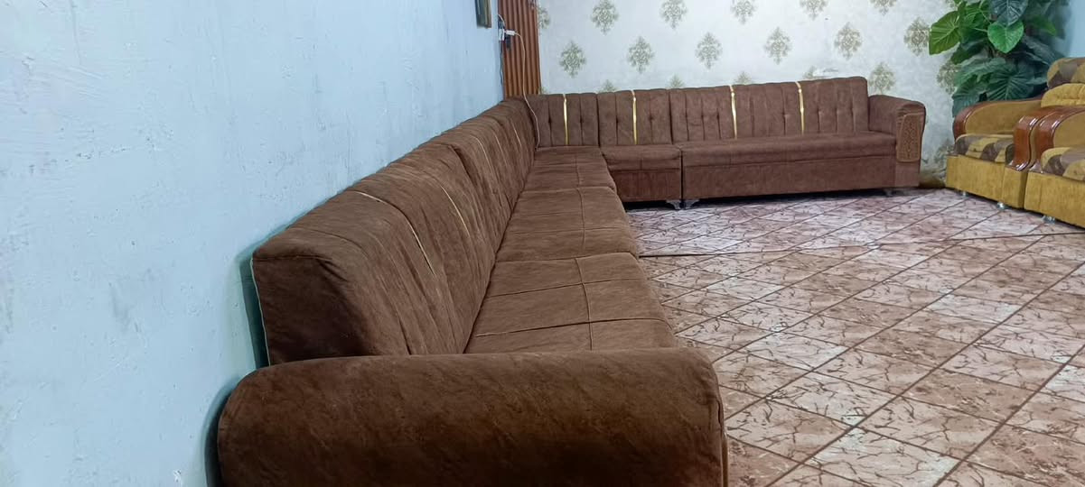 ديوان 14 مقعد تسكام اخو الجديد اي ضرر مابي السعر 320 وبي مجال المكان بغداد ***********
