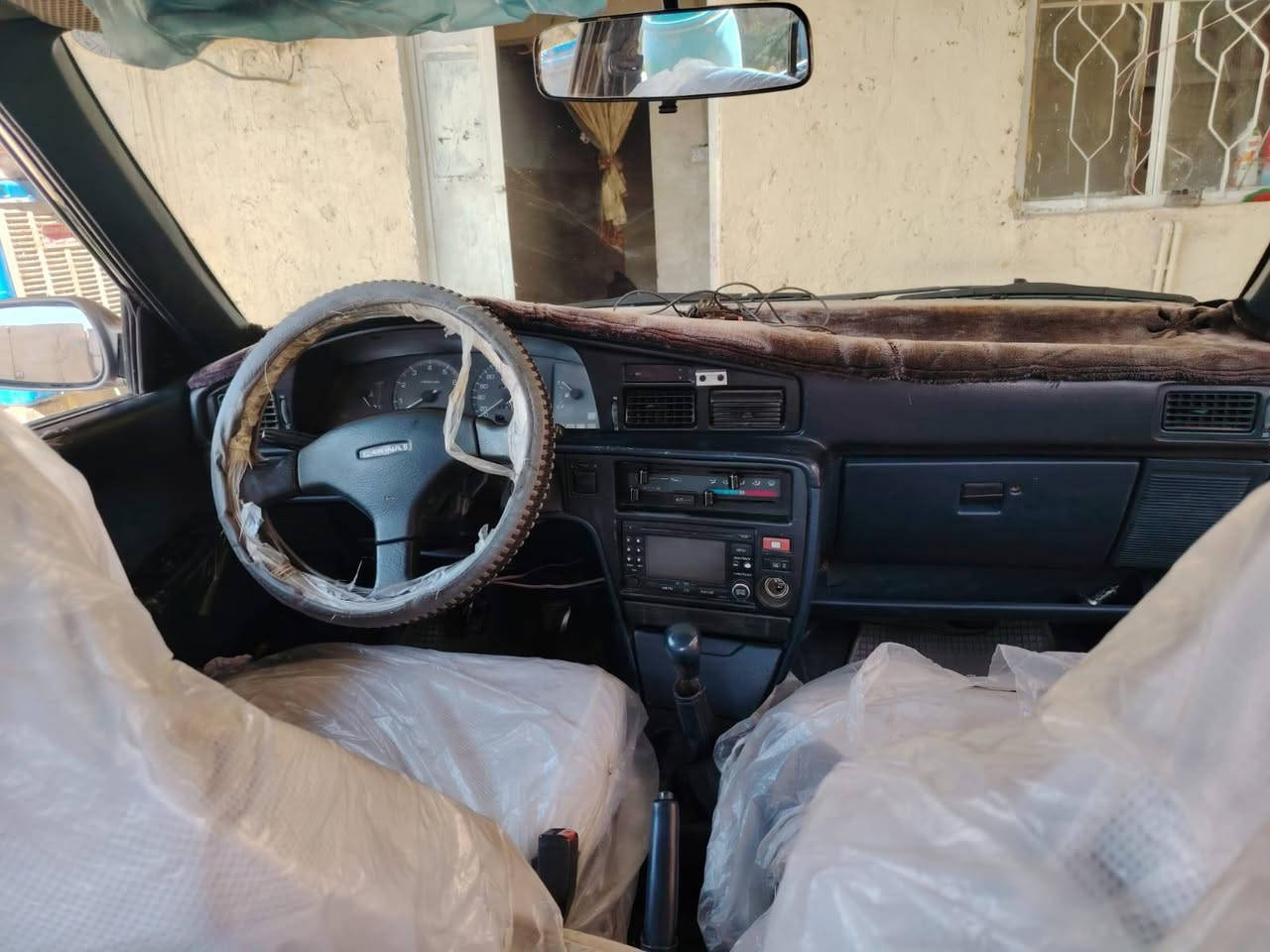 السلام عليكم كورلا كارينا نضيفه كله بلادي قطره صبغ مابيه تبريد ثلج دفتر بنزين هزه جديده بسمي عارضه ٤٦  وذا ومراوس بيكم من90  لحد 95   خابر ودلل ***********
