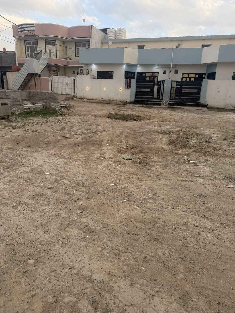 قطعة ارض مميز ركن ع ثلاث شوارع  اللبيع طابو زراعي سند 25في دور الزراعه مقابل حي المعلمين المساحه 250 متر الاستفسار الاتصال ع الرقم ***********
