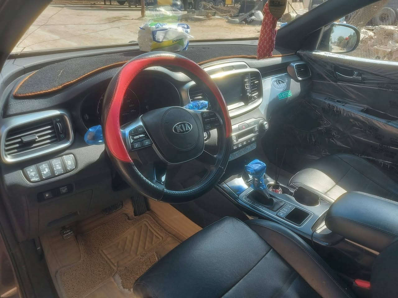 للبيع سورنتو 2019 SX فوول الفول
وارد امريكي السعر 180 وبيه مجال

حادث بنيد مبدل و قطعتين كلير

قطرة صبغ ما بيها ولا بارد 

السياره جاهزه من كلشي 

تخم تاير

المواصفات 

ذاكرة خزن مقاعد 2 السائق والراكب 

2 بصمه باب السائق والراكب

بانوراما 

فول تحكم ستيرن

مقاعد جلد تحكم كهرباء

مقاعد تدفئة +تبريد 

شاحن لاسلكي 

تحديد مسار 

كروز مثبت سرعه 

نقاط عمياء 

نضام كار بلي 

تبريد ثلاث قطع منفصل 

باب الجنطه كهرباء 

ثلاث انضمة لوضعيات القياده

فول حساسات امامي وخلفي

مانع انزلاق

تحديد مسار GPS

مرايات شفط كهرباء

 وهواي مواصفات اخرى ما ذكرتها

للاستفسار ***********
