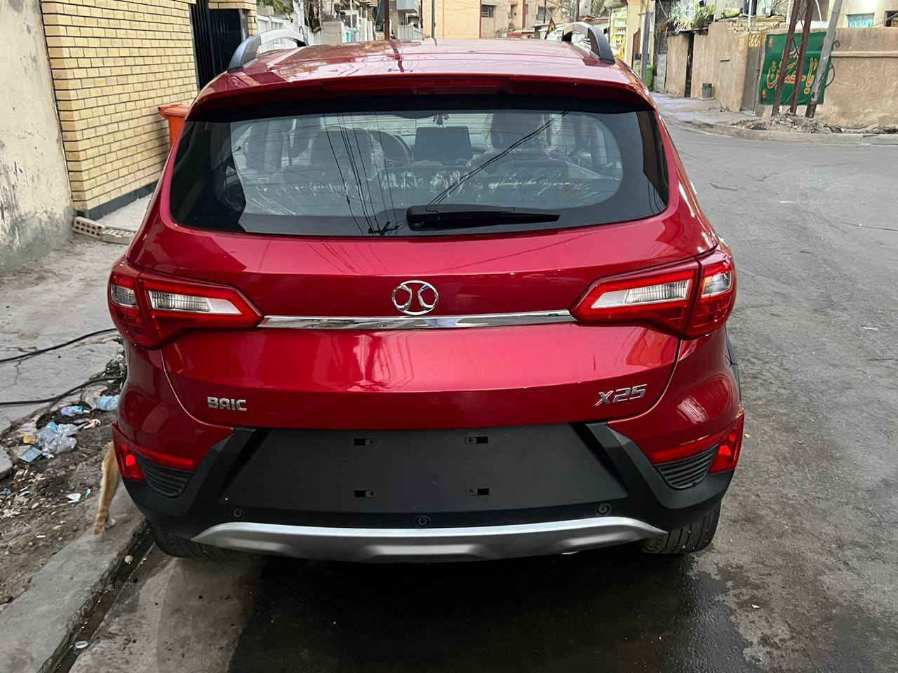 السلام عليكم اصدقائي الاعزاء 
للبيع سيارة بايك( X25 ) موديل 2020 لون احمر .. استلام شركة وبعدها بلادية على وضعية الشركة ( كفالة عامة ) ماشية  5 الاف ونصف فقط ( بعدها زيرو السيارة ) جديدة جدا ..
ومكفولة ( كير ومكينة وتبريد وكهربائيات ) على وضع الشركة .. وبيها مواصفات ، كروز سرعة + تحكمات كاملة مع شاشة وكامرة فول Hd .. والجام الامامي اوتو + والكشنات جلد بلادي + وضعيات قيادة + مود ضباب .. مع كشافات امامية + خلفية ضباب دبل سويجات اثنين اطارات جديدة وبطارية جديدة .. والسيارة رقم بغداد السنوية جديدة وبأسمي نافذة الى سنة ٢٠٢٩ شهر ال١٢ ..  والمشتري ( تحويل ثاني يوم ) ما تتاخر .. والسيارة جاهزة من كلشي ومابيها اي نقص كلش حلوة وجديدة .. 
وعارضها ب ٩٣ ورقة .. وبيها مجال حك الجية والتقدير .. وما نختلف ..
مكاني بغداد حي القاهرة
رقمي اتصال .. واتس اب .. ( *********** ) .. 
 اتصل وتدلل
