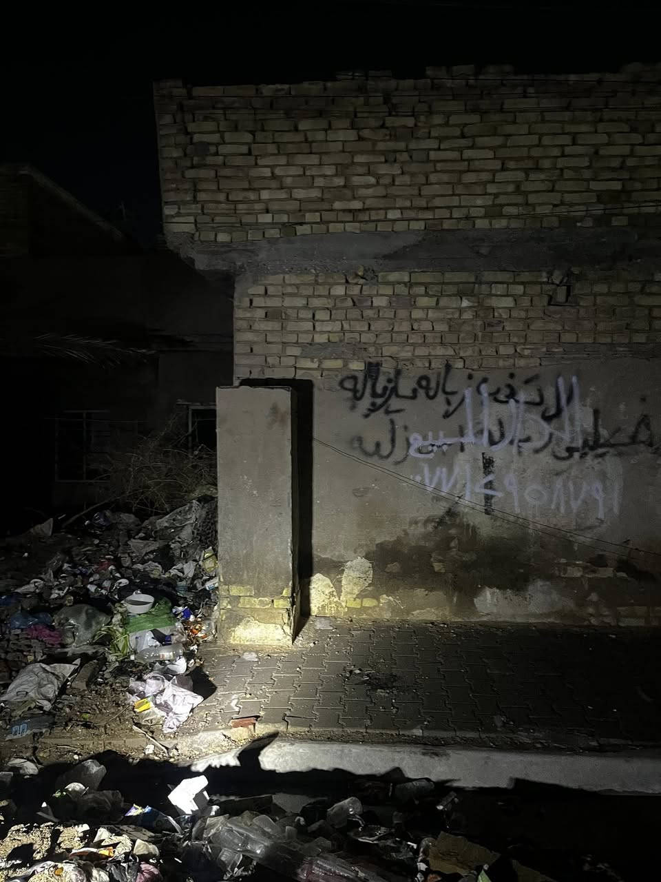 بيت بشارع 30الموقع موضح بل فيديو الچريخي شارع 30    لمساحة البيت 110متر مربع تاخذها ترمم او قطعة بكيفك ۅجه البيت على ساحة سعر البيت 52وبي مجال اتصل ودلل ماعجبك المنشور اعبره متواجد رقم واتساب ***********
