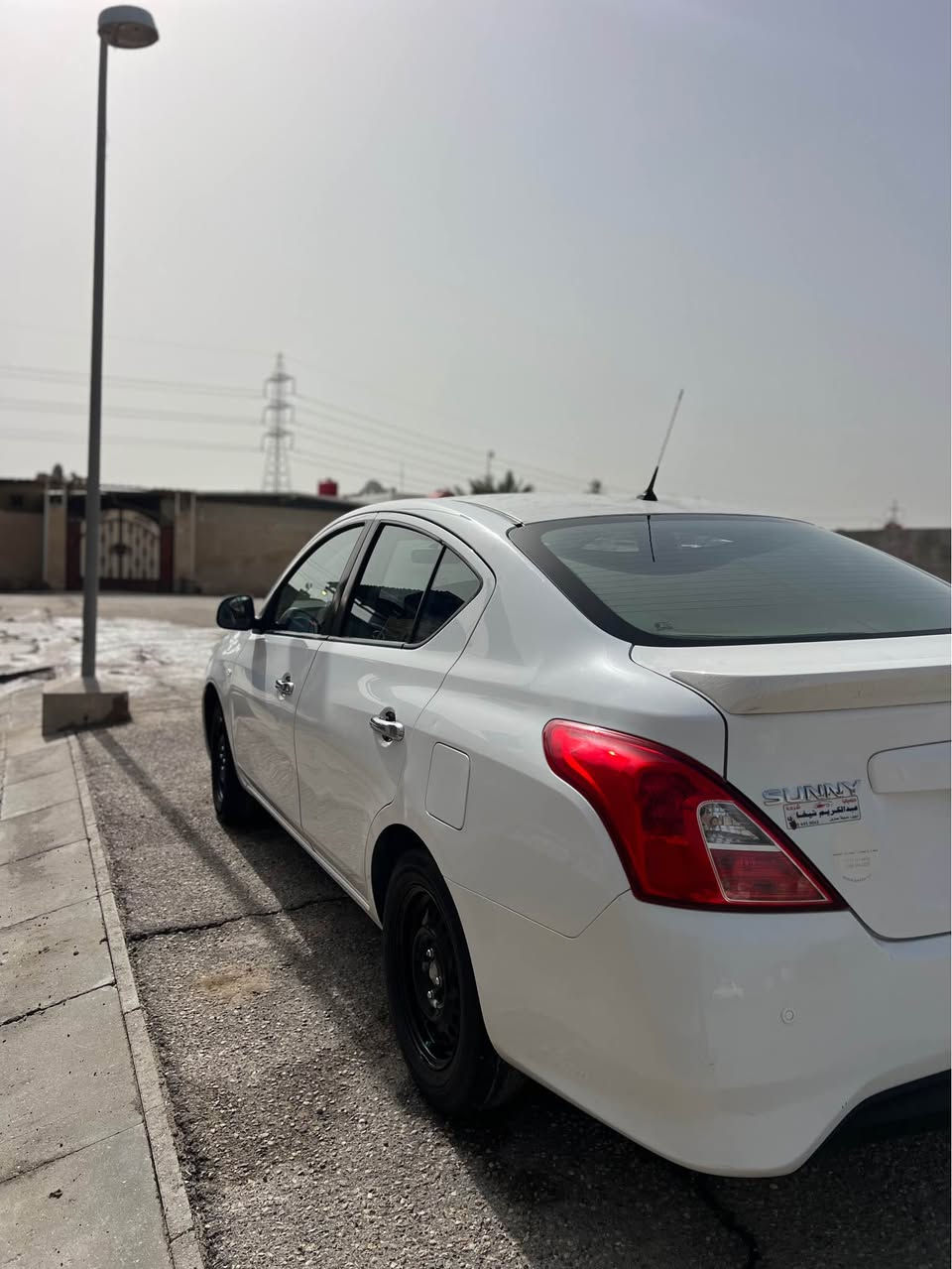 السلام عليكم نيسان سني للبيع *********** 
كفالة عامة من الضربة والصبغ فقط بيها بارد السياره نضيفه ما ناقصها شي كير محرك تبريد تدفئه اصوليات كله كفاله تجي وتشوفها بعينك سعرها 106 مكاني بصره ابو صخير البصرة, العراق
