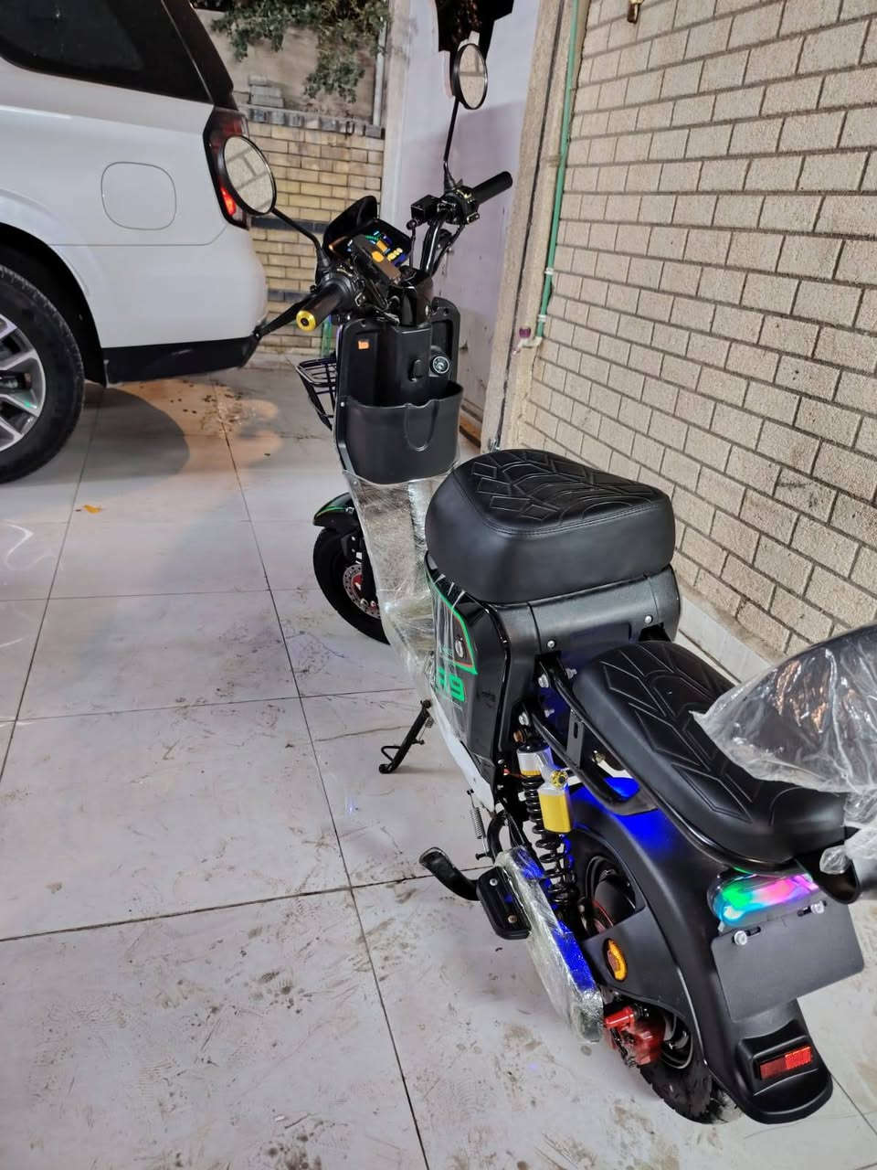 سلام عليكم دراجة شحن نوع ار 9 ولي 5بطاريات 32انبير مديل 2026 جديدة اخذتهة 2025/12 نضيفة و وياها وصل مال شراء رايدهة 450 الف و بيهة مجال رقم ***********
