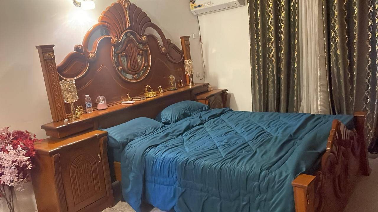 غرفه نوم للبيع سعرها مليون صار ٨ أشهر من ماخذها نضافه ١٠٠ بل ميه *********** الغرفه بعدها جديده
