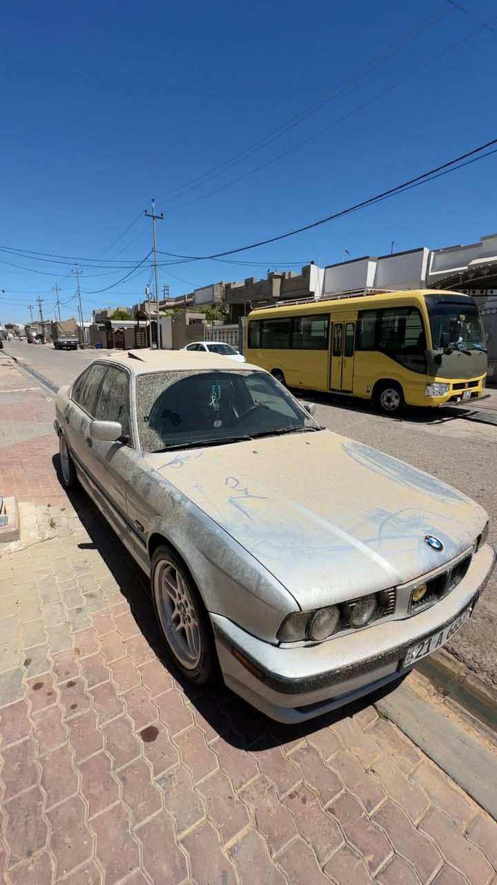 سلام عليكم BMWموديل 1992 محدث 1995 كراو  كامل  Mفول مواصفات  بيطاقةي  بنزيني هةية   *********** ?***********سعريش ٨٢ عنوان كركوك ازادي
