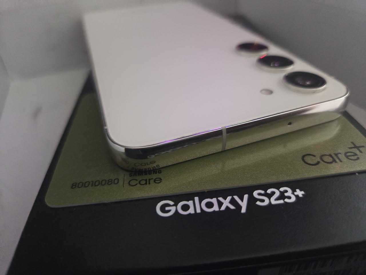 Samsung Galaxy S23+
اللون أبيض / كريمي مميز نسخة الشرق الأوسط - شركة عين الفهد

الذاكرة: 256GB

الرام: 8GB

دبل سیم کارت

نظيف جداً استخدام بيت - لوك وكالة) الجهاز حالته ممتازة ومبين بالصور


**إذا كنت صاحب هذا الإعلان وتريد حذفه لأي سبب، رجاءا أرسل رسالة إلى الدعم الفني**