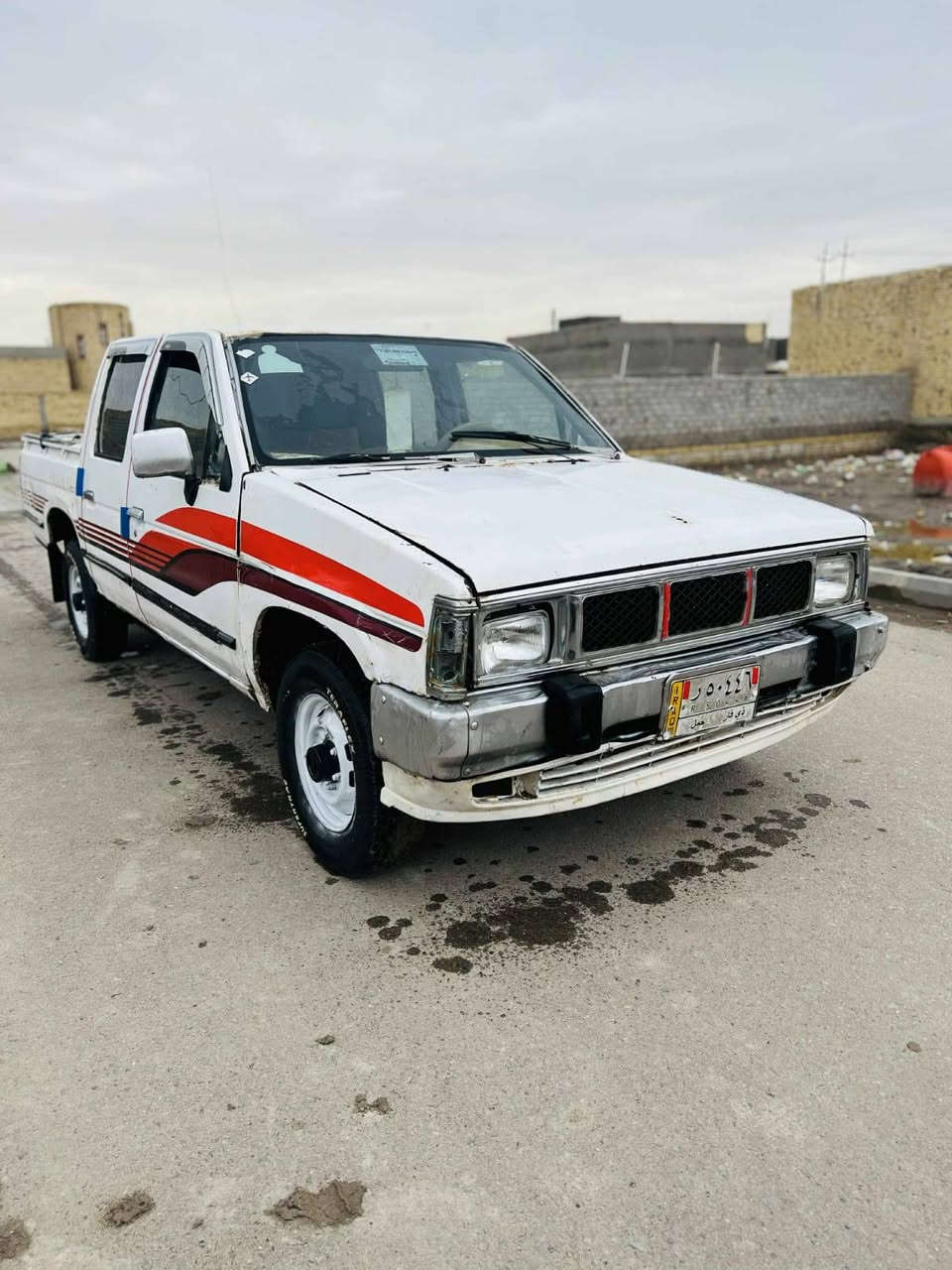 السلام عليكم سياره نيسان البيع مديل 91 رقم ذي قار بسامينه مشورع وطني مكينه وكير وشاصي مكفول كهربايات كلها شقاله سياره حلوه ومال جناي مكان سعر 25 وبيها مجال مكان سياره سماوه قضاء الخضر الاستفسار اتصل على الرقم *********** مراوس ترهم
