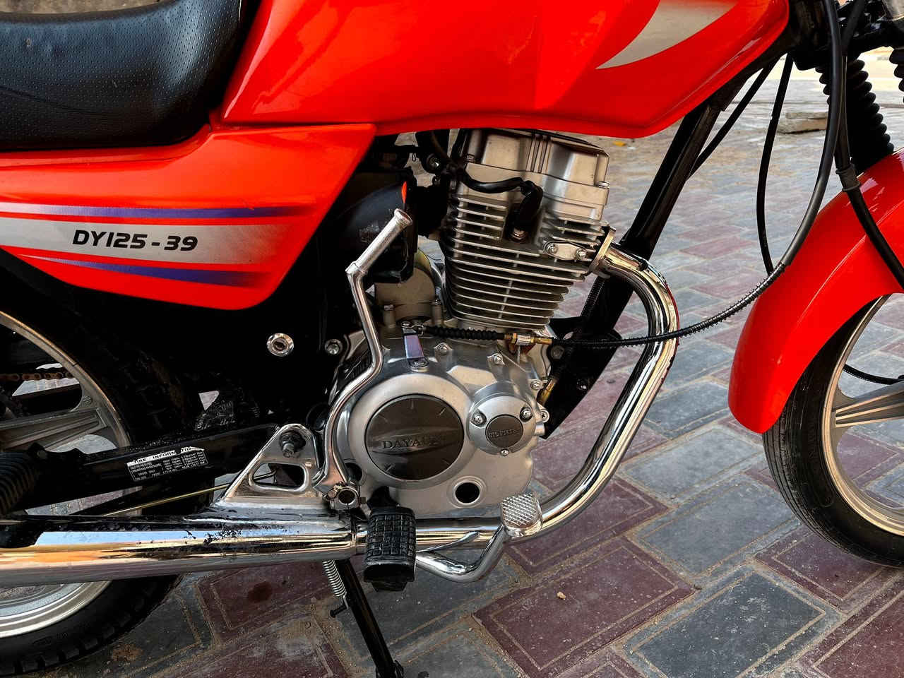 سلام عليكم 
دايون عضم موديل 22 نضافتها 90% اوراق اصولية كاملة لونها الاصلي رصاصي كلها شغاله كاملة مكفوله محرك مامفتوح السعر ( مليون )
‏‪***********‬‏ بي واتساب
