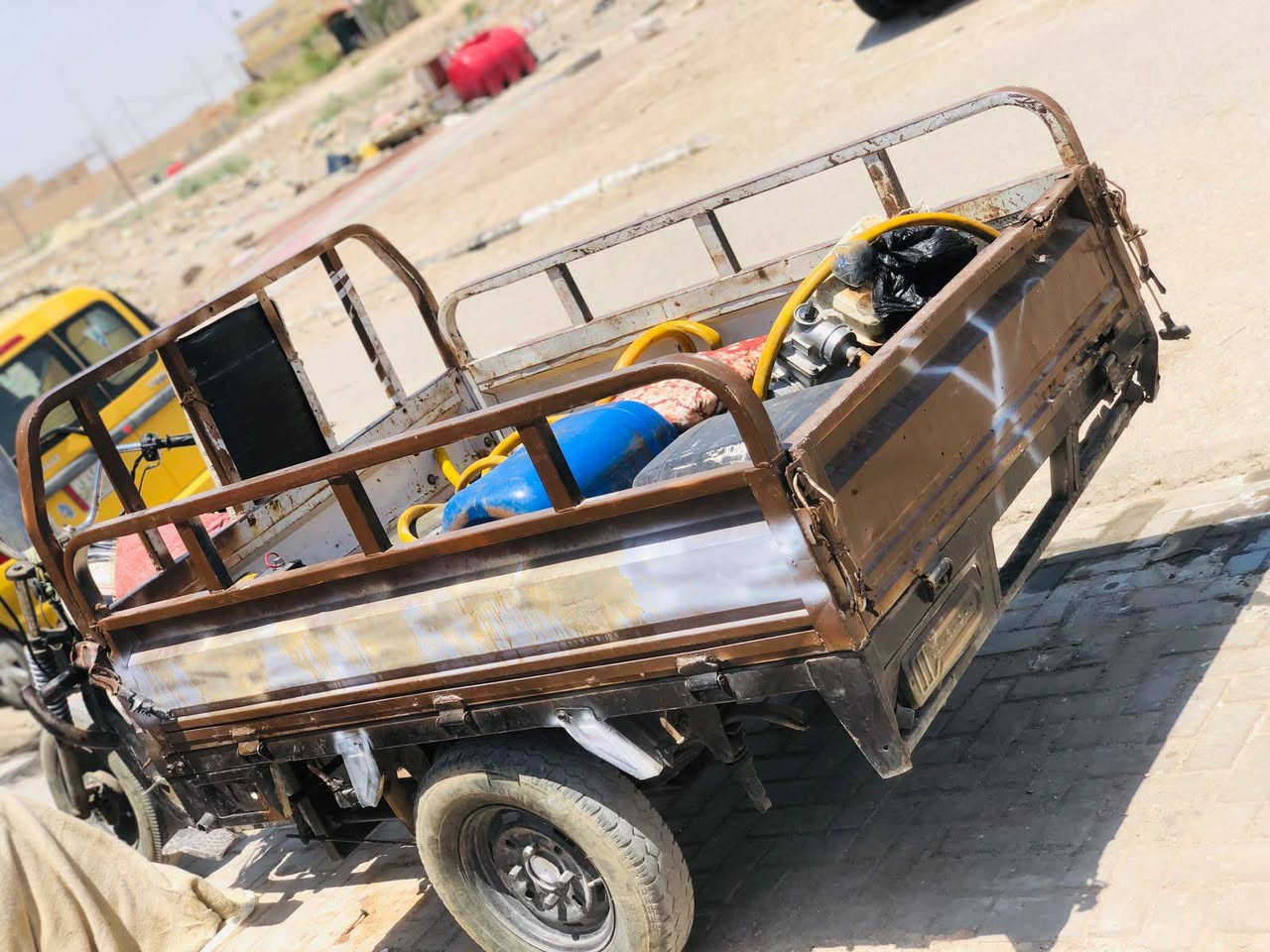 سلام عليكم ستوته وموديل 14 رقم بيض الثانويه منتهيه رقم ذي قار ج. فقط راعيها ما ندل الناصريه مكان السماء وقضاء الخضر سعر 1200 
كير جديد      ***********
