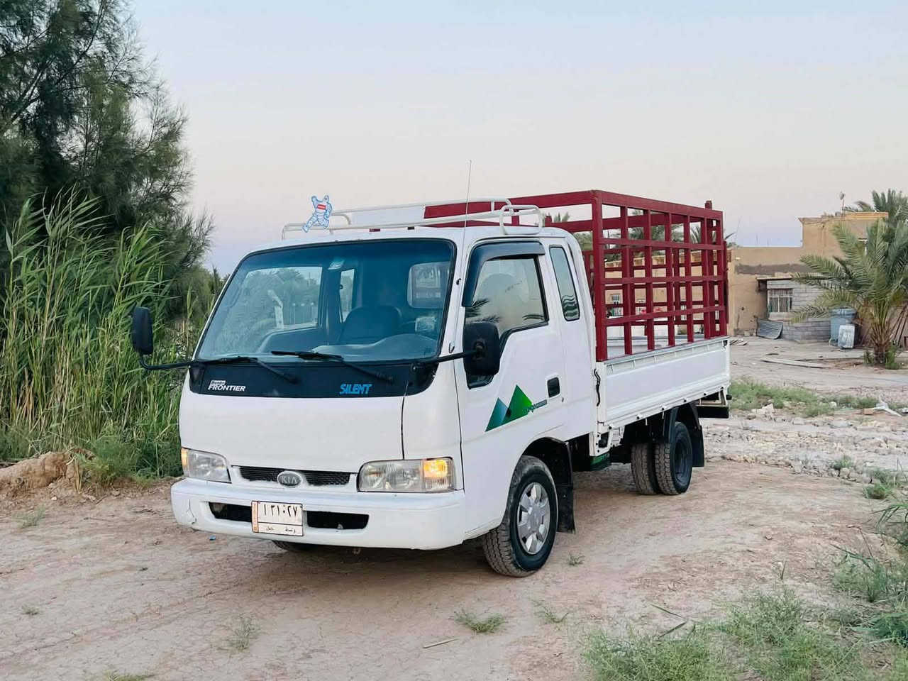 السلام عليكم كيه فونتير للبيع موديل 99 رقم واسط سنويه لل28 مشروع وطني مكفولة كير محرك اكسل شاصي كهربائيات حداديه تخم تاير السياره جاهزه 
السعر 60 وبيه مجال 
المكان// بابل الرقم ***********
