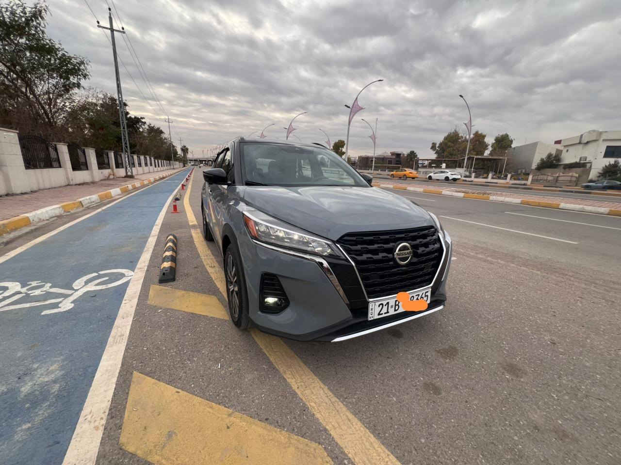 كيكس موديل ٢٠٢٣ سقف أسود مواصفات sr حادث بس بونيد بدون داوخل ماشي ٢٨ الف ***********
