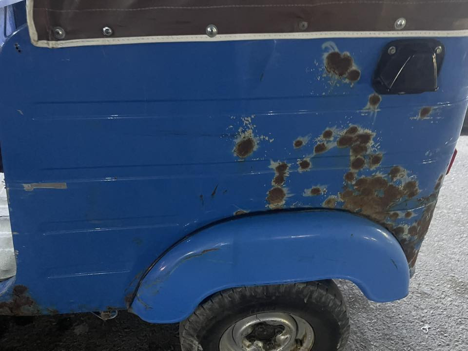 السلام عليكم تكتك للبيع 2020 شهر 10 اوراقها باسمي المصطفى بيها طخات قليله مكينه مابيها شي السعر 3300 قفلها ‭***********‬
