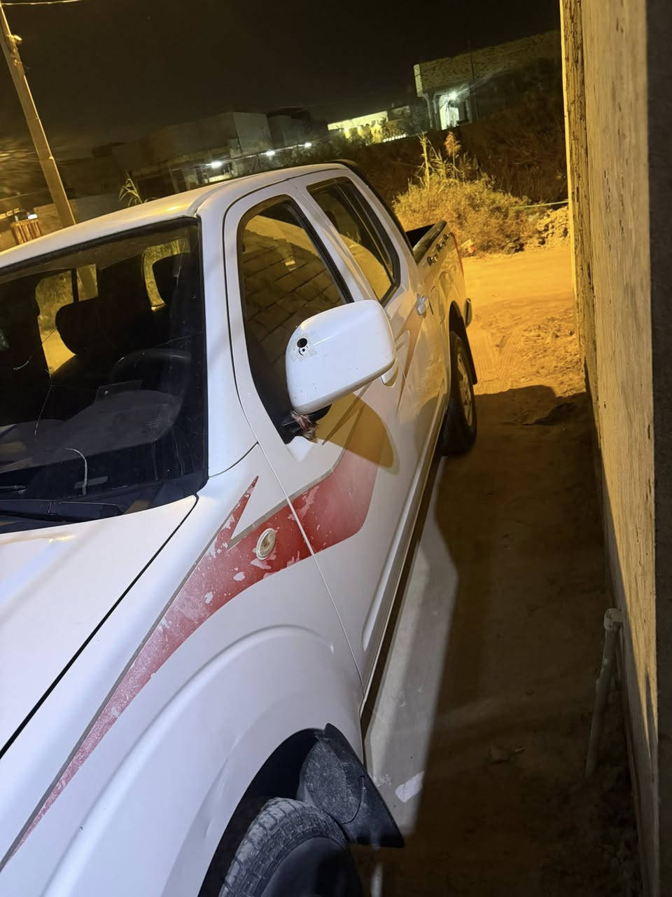 نيفاره 2013 للبيع نضيفه مابيه صبغ بيها طخات بسيطه السياره مال موضف مامتعوبه العنوان البصره القرنه السعر 120 لتواصل ***********
