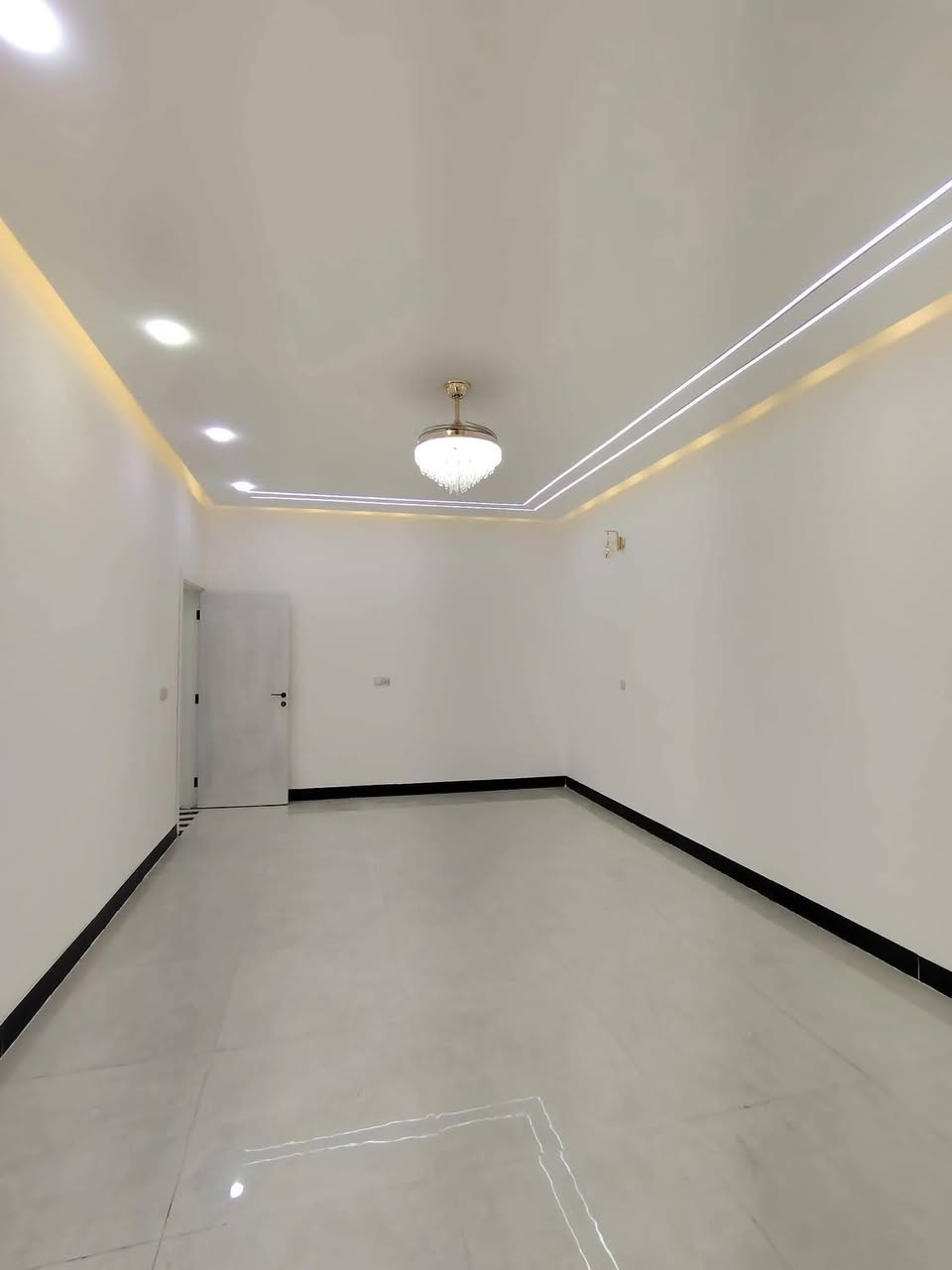 ياالله كمل بيت أحلامك ٦ قرف منام
يتوفر دار سكن طابو صرف #عرصه تحويل بأسم المشتري

موقع متميز ورهيب جداً

امام الدار خدمات عامه 

يتكون الطابق لأول من #ثلاث قرف منام

ودوانيه وصاله كلش واسعه ومطبخ وصحيات داخليه وخارجيه وكراج 

الطابق الثاني #ثلاث غرف منام وصاله وصحيات غمريه للصطح

ماناقصه اي شي #العنوان البصره ابي الخصيب السبيليات الغربيه

شقل درجه اوله امانه 
طبعن البيت جاهز من جميع ملحقاته 
#المساحه ٢٥٠ متر

#السعر 250  مليون قابل للتفاوض 

#للستفسار اكثر اتصال
***********

نستقبل جميع العروض العقاريه
