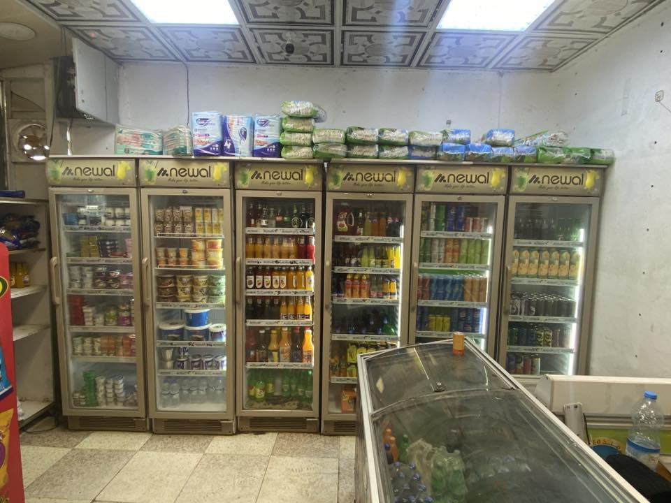 سلام عليكم
انعيد النشر بسبب ضروف المشتري

أسواق للبيع حي العسكري شارع البسيس 

تحتوي على 

براد عمودي  عدد 8

براد طرحي عدد 2

براد كبير 1

سبلت 2 طن

سستم كاميرات كامل

سبب البيع طلاب مدارس 

***********
