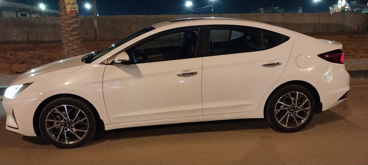 السلام عليكم النترا 2020خليجي مكفول بيها ملاحضات قليله مابيها اي نقص جديده ماشيه 87 5ويل كب سعر 155مكاني كربلاء ***********
