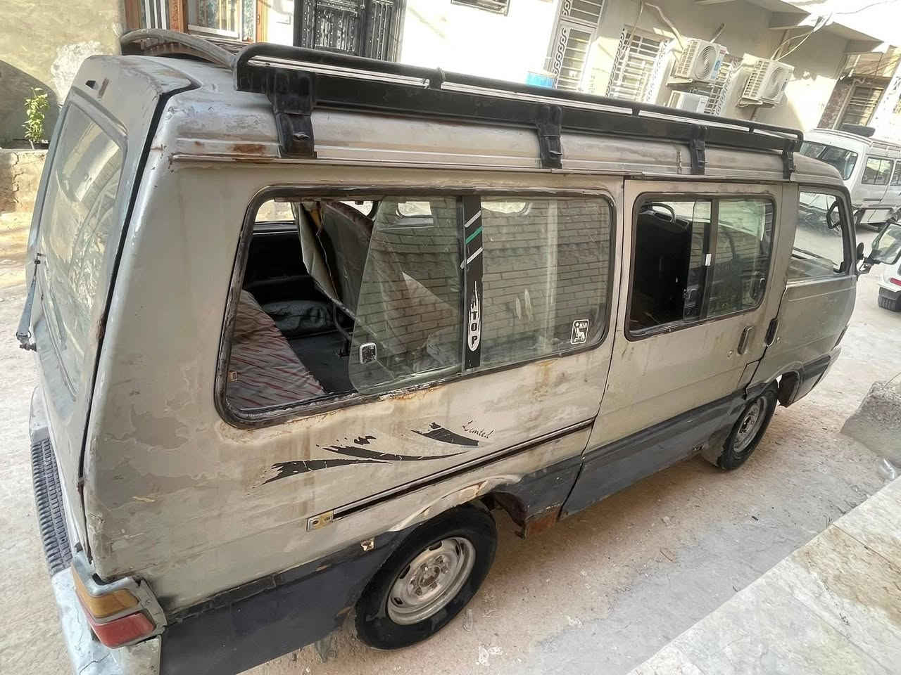 السلام عليكم كيه بسته موديل 93رقم ذي قار مميزسياره بلاديه بيه الشاصي الايمن معمر تايرات جديده بيه مكينه مال بريجو 3000 سعره 25بيه مجال حك جيه المكان بغداد بسمايه رقم الهاتف ***********
