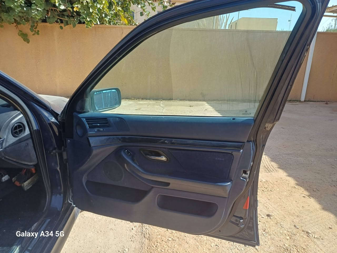 ٥٢٥ موديل ٩٨
كير محرك حدادية تبريد ممتازه 
تخم تاير جديد 
غرفتها تحتاج ترتيب 
السعر ٦٥ وبيها مجال ، مكاني الانبار 

للاستفسار 
***********
