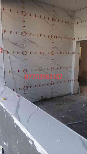 السلام عليكم خلفه بورسلين وسيراميك درجه اولى تسليم مهندس البصره ***********
