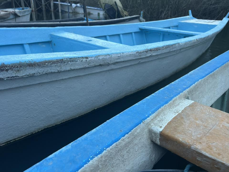 يا الله السلام عليكم للبيع بلم فاوي فايبر قطع بلطاني نضيف كلش مناقصه اي شي جاهز طول 7 متر سعر مليون و 200  البصره ابو الخصيب *********** يوجد واتساب
