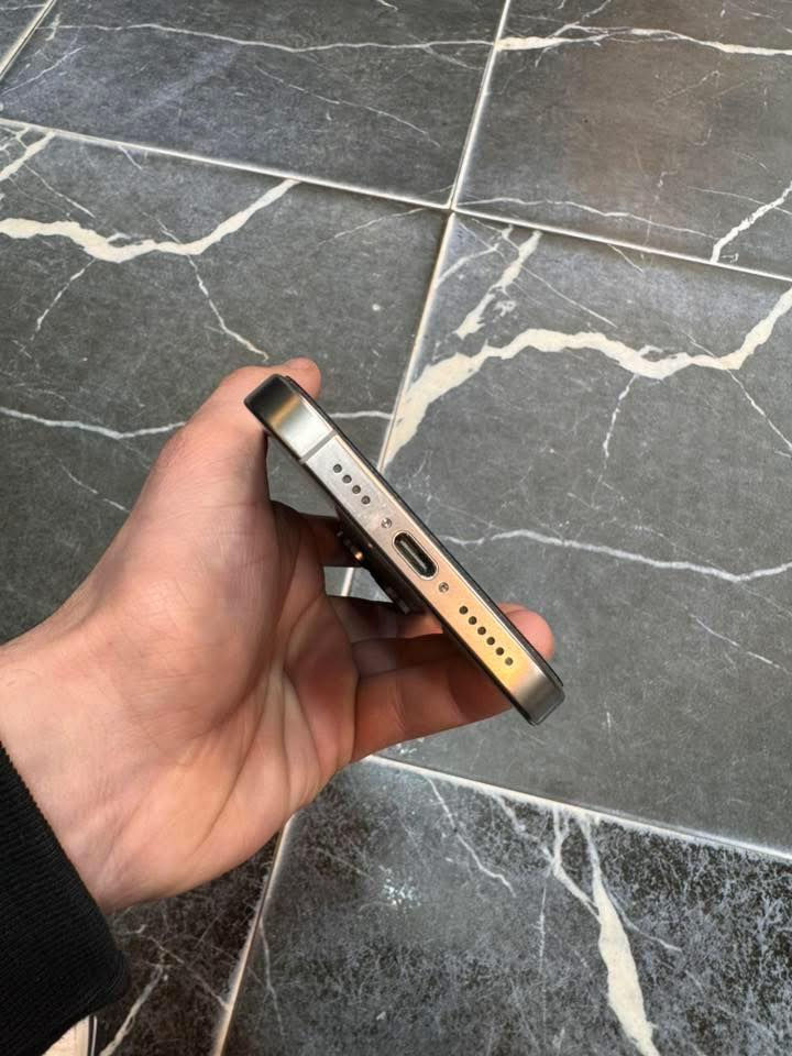 16 pro max
ضمان ماستر
ذاكرة 256
مكفول من كللشي  ممفتوح 
حالة البطارية 91
كارتون+كيبل
العنوان بغداد  
السعر 1300
واتساب او اتصال***********
