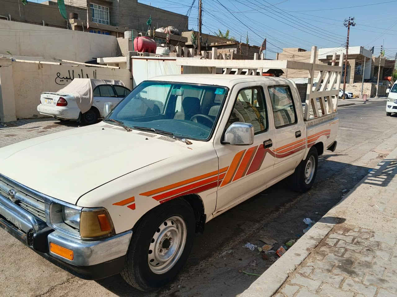 السلام عليكم 
بيكم دبل قماره نوع تويوتا موديل ١٩٩٣
باسمي تبريد شغال
صدر نضيف محرك تو واي
غرفة حلوة رقم بغداد انكليزي سنوية لغاية ٢٠٣١ مصبوغه حزام محرك وكير مكفولات
كهربائيات كامله 
للتواصل على رقم 
***********
***********
واتساب وماسنجر
