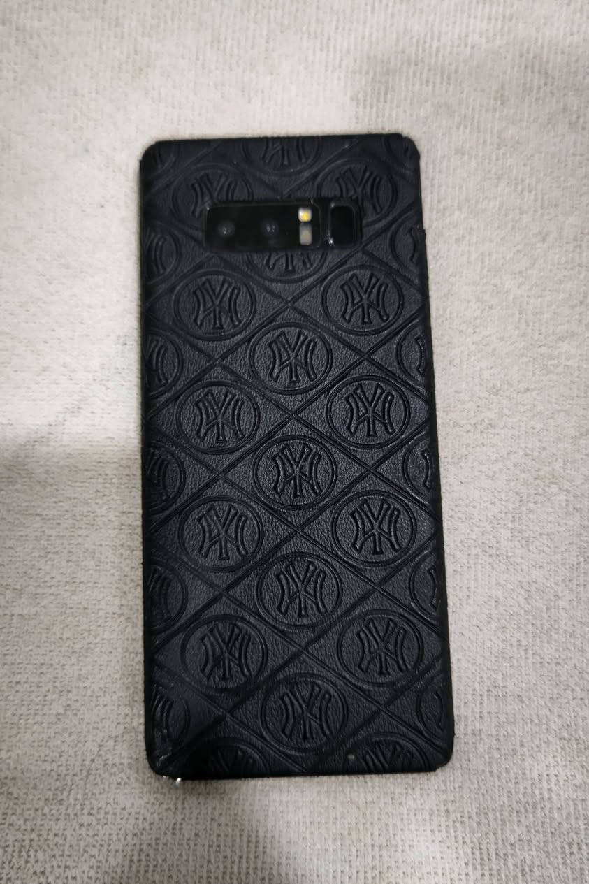 السلام عليكم من رخصت صاحب الكروب المحترم
عندي جهاز نوت 8 
المعالج: ثماني النواة Exynos 9810 Octa
التخزين / الرام: 64/6
الكاميرا: خلفية 12+12 م.ب. / امامية 8 م.ب.
الشاشة: 6.4 بوصة بدقة 1440x2960 بيكسل
نظام التشغيل: أندرويد أوريو 10
البطارية: 4000 مللي أمبير
الجهاز مداخل تصليح بي طبع خفيف بل شاشه وبي ضربه بل تاج مامئثره نهائين
سعر الجهاز 130. بغداد العبيدي الرئاسة شارع 20 يم صيدليه ابن البيطار ***********
