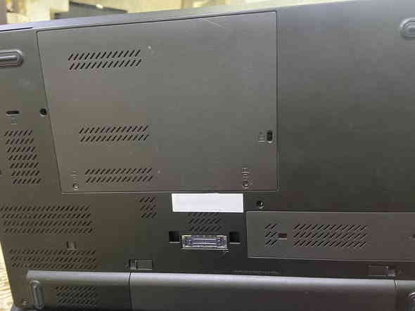 السلام عليكم 
لابتوب لينوفو ثنك باد 
ذاكره٥١٢ رام ٨ ويندوز ١٠ برو 
نضافه كدام العين سعرها ١٧٥ بيها مجال بسيط شراي اتصل ***********
