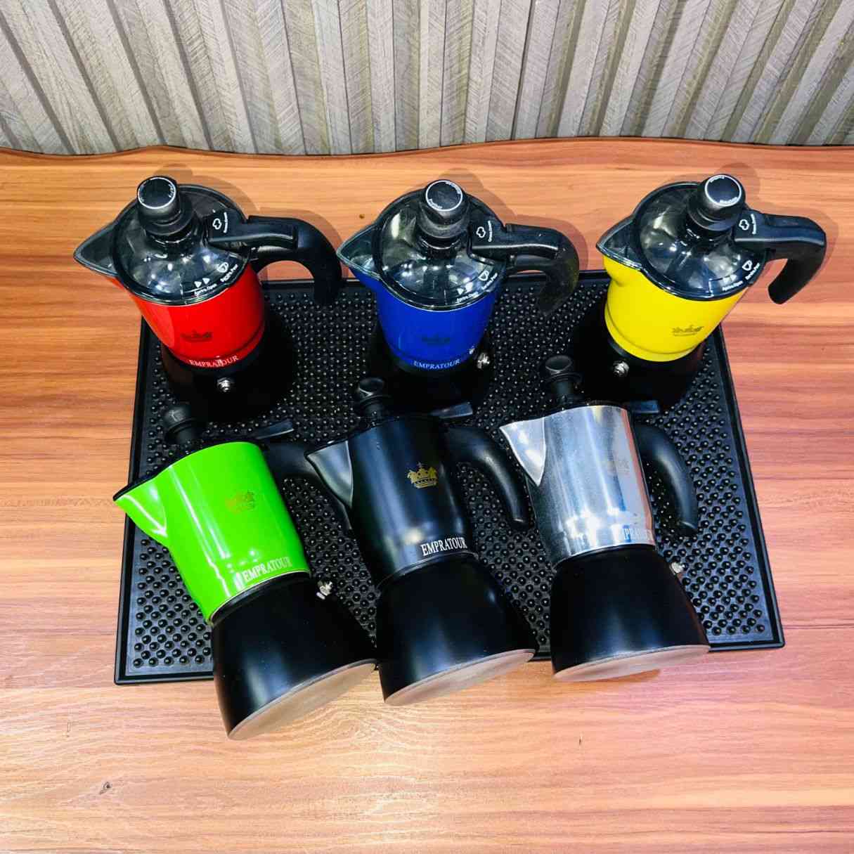 موكا بوت Empratour
✔ تحضير سريع خلال دقائق
✔ طعم قوي وقريب للإسبريسو
✔ تصميم أنيق وخامات عالية
✔ مناسب للبيت والسفر 
تفاصيل اكثر خاص يوجد توصيل


**إذا كنت صاحب هذا الإعلان وتريد حذفه لأي سبب، رجاءا أرسل رسالة إلى الدعم الفني**