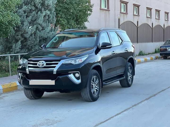 سلام عليكم فورجنر
وارد خليجي مكفولة كلين تايتل 
السيارة نص فول 
6V سلندر 
سعة الحجم 4000ss 
السيارة جديدة 
رقم سليمانية 
مكان السيارة ذي قار 
بسمي تحويل ثاني يوم
سعر السيارة $225 وبيهة مجال  
الستفسار على الرقم 
***********
