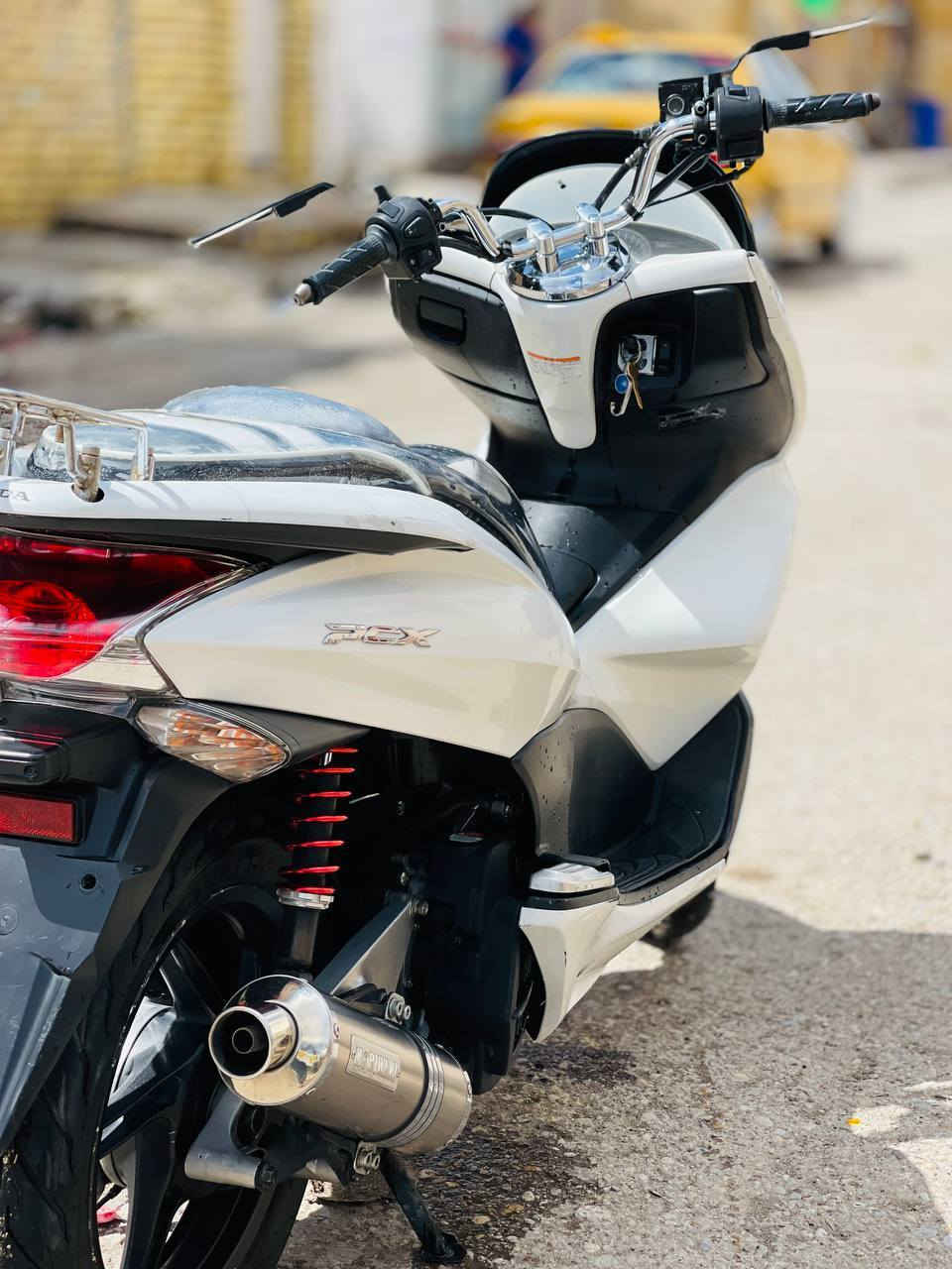 سلام عليكم بي سي اكس لبيع الدراجه مكفولهه كفاله عامه ما عده الكفر بي شغلات خفيفه الستفسار ***********
