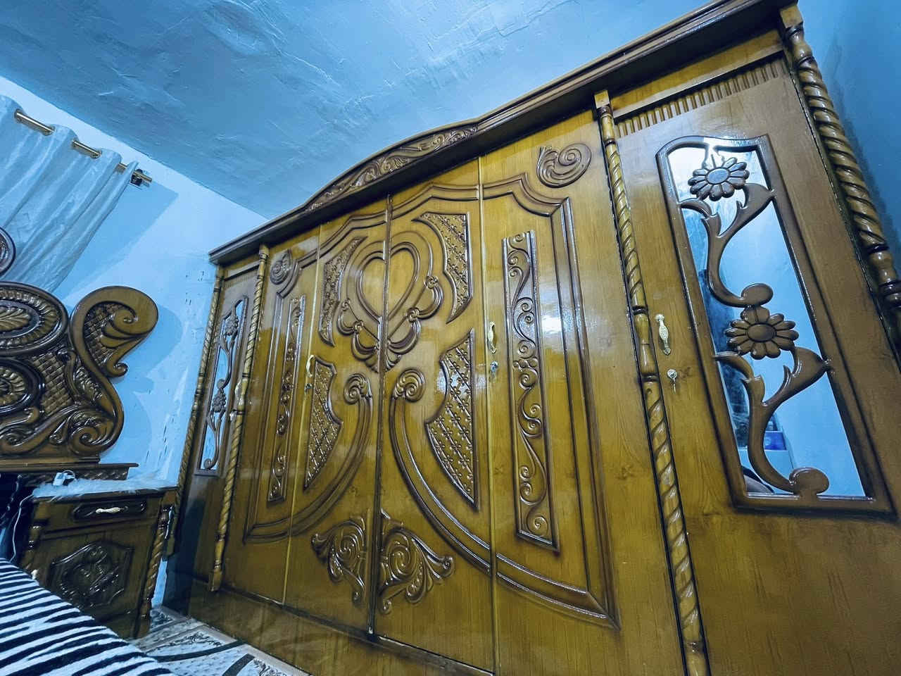 غرفه عراقيه تسكام نظيفه سعر 850 عنوان زبير   ***********. رجآ مو شراي لايتصل
