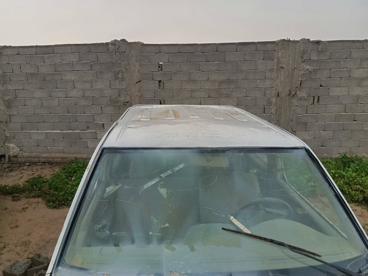 نيسان مزاد  مكان بغداد  السعر 22 اسويلك وكاله ***********
