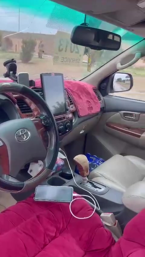 سلام عليكم
للبيع تيوتا فورجنر ٢٠١٣ سيد نهرو رقم سليمانيه شرط تحويل ٧ راكب ثلث قطع تبريد حساسات اماميه وخلفيه شاشه كامره كشنات جلد ٤ سلندر ٢٧٠٠ للاستفسار ***********
