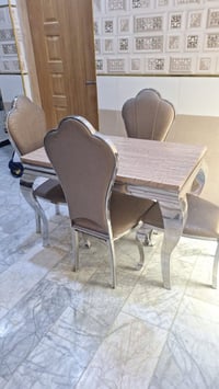 ميز طعام • مرمر • نضيف