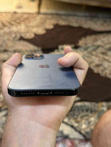 ١٢ برو ماكس ذاكره ٢٥٦ بطاية ٨١ 
كلشي موضح بالصور سعره ٢٤٠ الف بدون عمله
*********** بغداد الغدير
