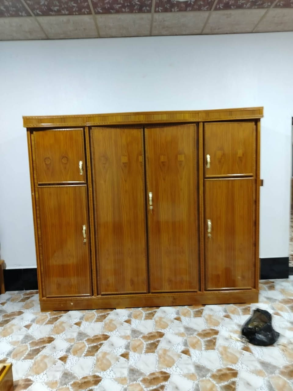 يوجد كناتير للبيع بأسعار مناسبه
اربع ابواب جديد الاستفسار على هاذه الرقم ***********بي واتساب
