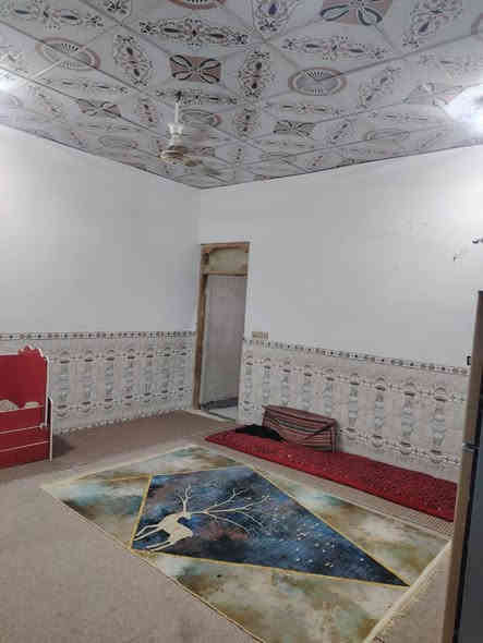 دار البيع 100م طابو زراعي سند 25 اقرار محكمة 
الكوفه شارع الفلل قرب صيدلية مروه
غرفه+صاله+استقبال+مطبخ
اساس صب سقف صب السعر 32وبي مجال ***********
