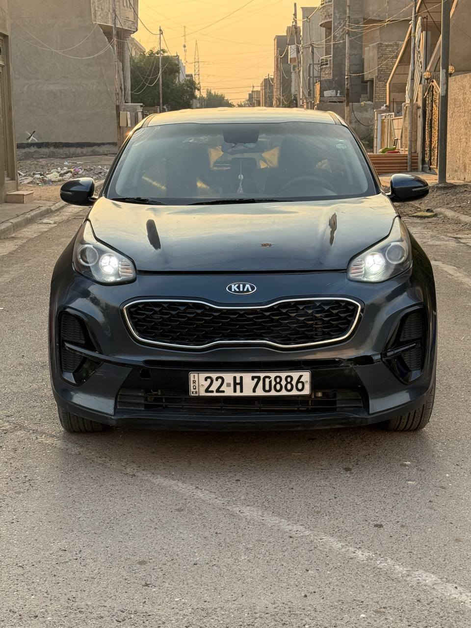 السلام عليكم
سبورتج للبيع 
موديل ٢١  امريكي ٢٤٠٠ 
نص فول (اشاير مري /تحكم ستيرن /٣وضعيات قياده /نقطة عمياء /كشن كهربائي /كامرا دواره )
حادثها سطي صور الحادث مرفقه بالمنشور 
السياره محرك وتبرد  خيرر من الله 
بيها بارد خلف باب السايق 
المكان بغداد شهداء البياع 
السعر ١٥٠
***********
