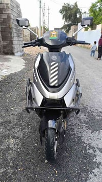 ماطور شحن نضيف للبيع بطاريات 6قطع 4سرع فضائي نضافه ميه بل ميه بطاريات ...