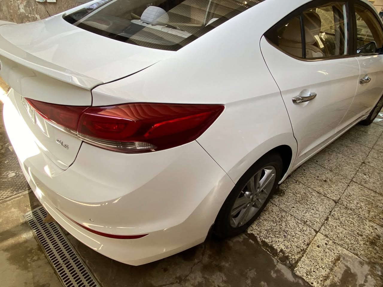 النتره خليجي شركة العامه 
موصفاته معروفه فتحه سقف مرايات شفط تحكمات ستيرن
سياره نضيفه وجاهزه متصرف عليه شي 
كير مكينه بلاديات مال شركه تبريد ثلج موديل 2017
محرك 2000 دوش 
بيه صبغ صندوق وقماره وشبر من مدام على كده سونار موجود
140 بيه مجال بسيط مكاني بغداد جديده ***********
