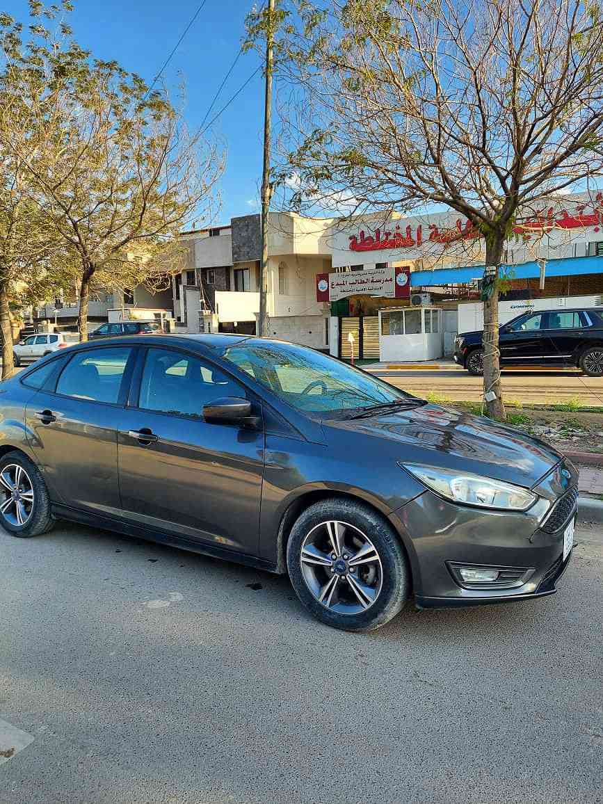 فورد فوكس SE
موديل 2018  
السعر 68 ومجال جداا بسيط وماكو هيج سعر بالعافيه على يأخذها 
محرك 3 سلندر بلادي ممتاز
وكير ممتاز 
رقم بصره انكليزي باسمي هزه جديده
سنويه جديده تتحول ببغداد 
حادثها موجود بصور فقط بنيد 
صبغت البنيد  وجاملغات اماميه بسبب الجراد
سياره حلوة وكلش مرتبه ونصبتها احلا من صور
مكان السيارة بغداد/ منصور 
للاستفسار ***********

