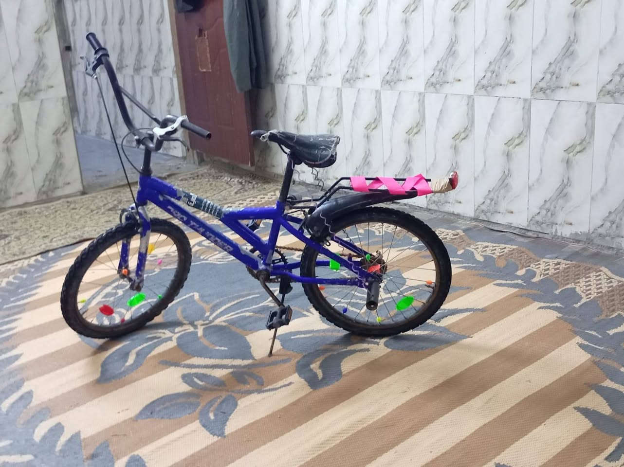 سلام عليكم بيسكل البيع السعر 70.   ***********
